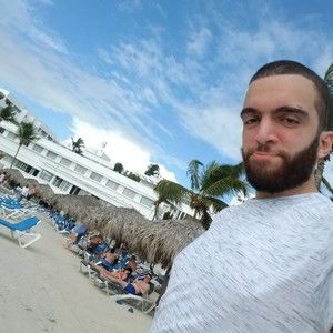 Meet your Posher, Harold camilo